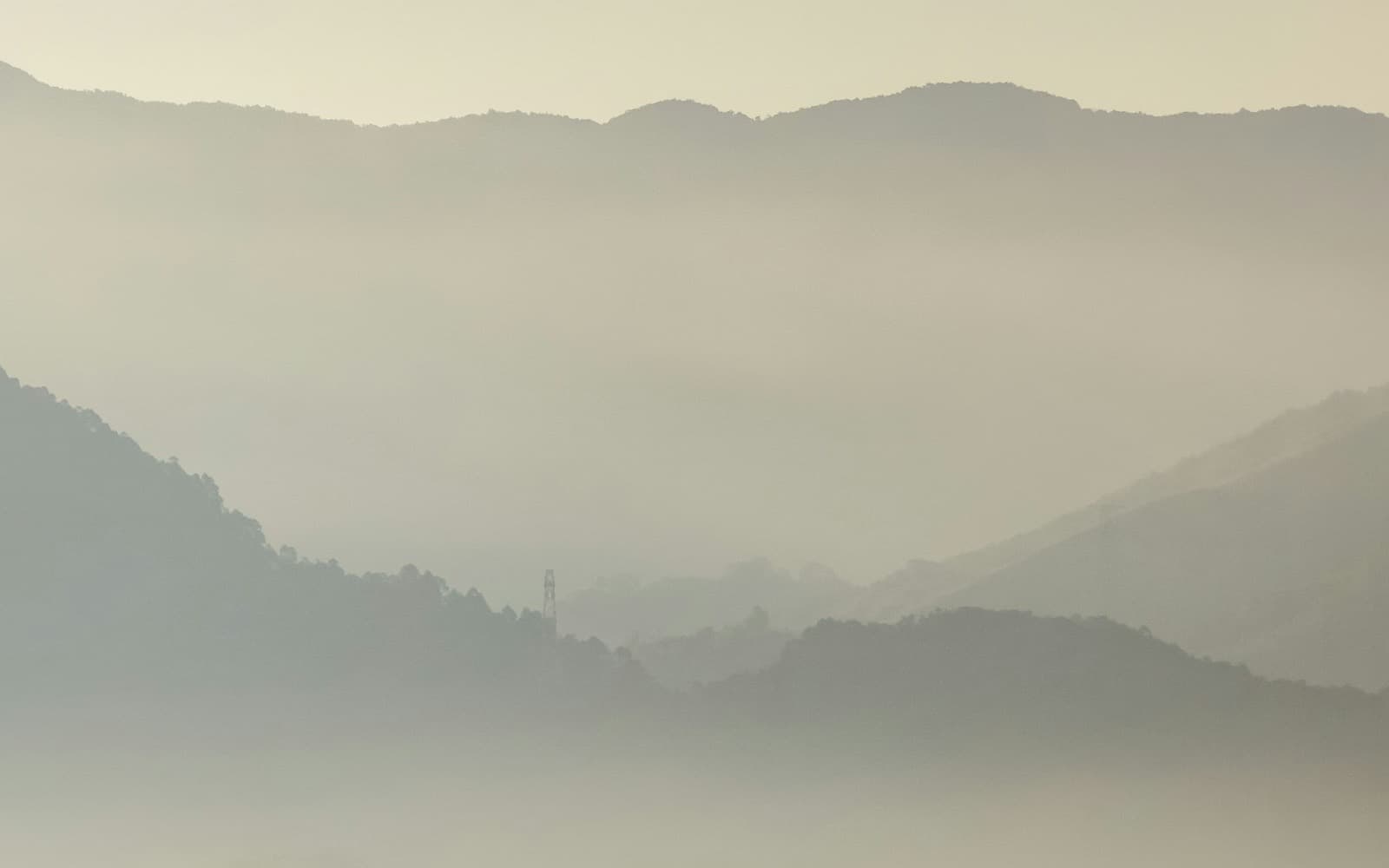 黎明湖面