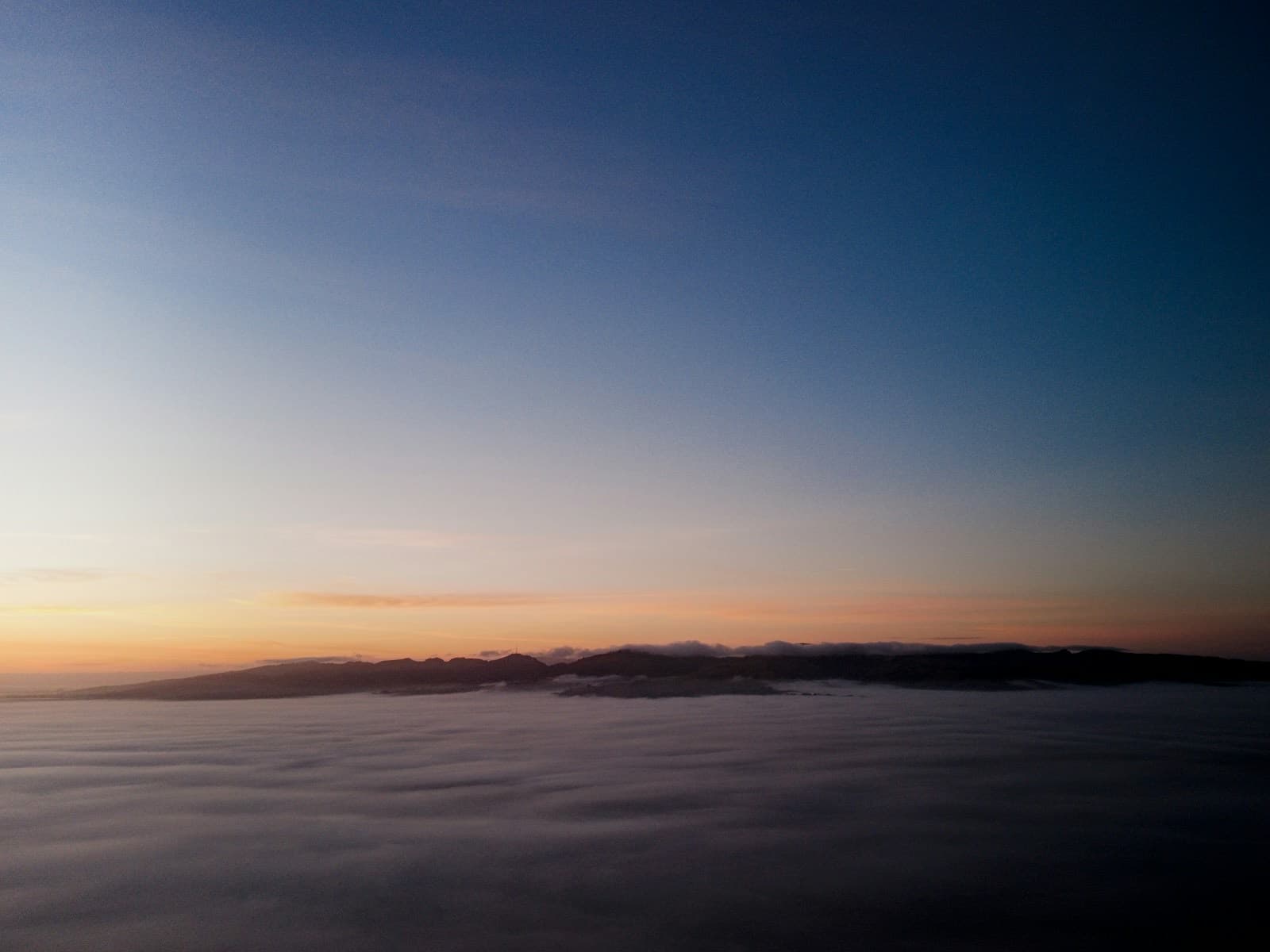 雲海群山